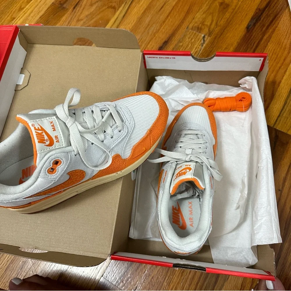 Women Nike Air Max 1 - Picture 3 of 6